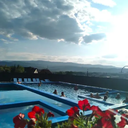 Halas Hotel *