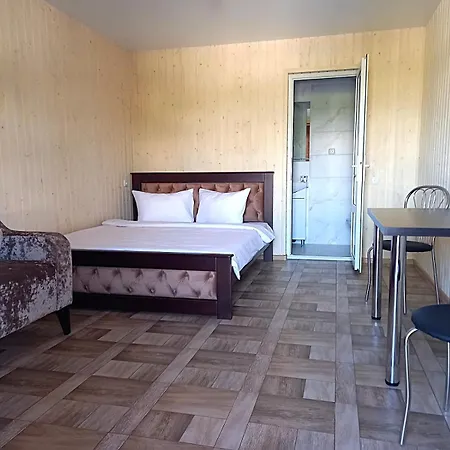 Halas Hotel *