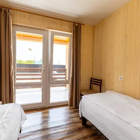 Halas Hotel *